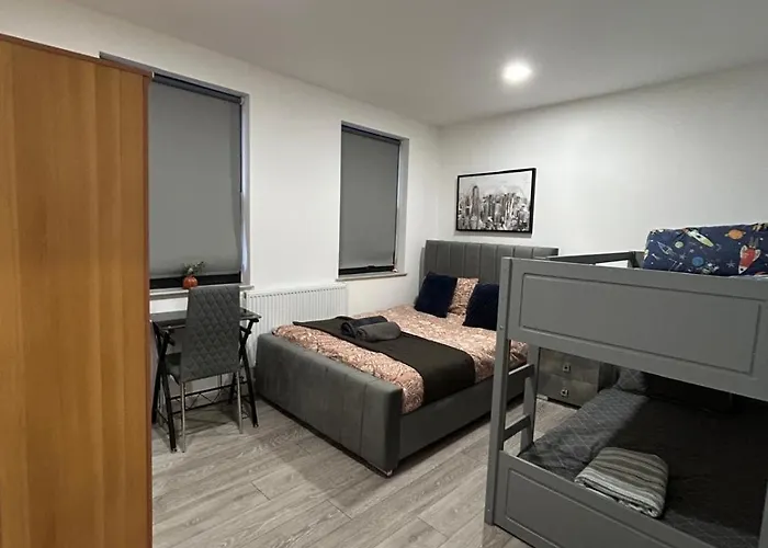 Luxury 1 Bedroom With Open Plan Kitchen For 6 Person In Central London! E1